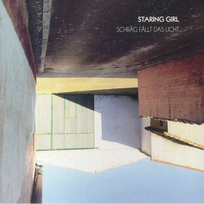 Staring Girl Schrag Fallt Das Licht