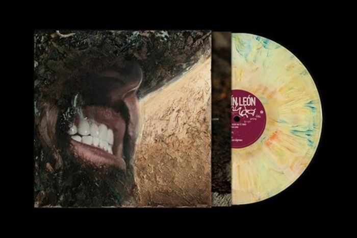 Carin Leon – Muda vinyl cover