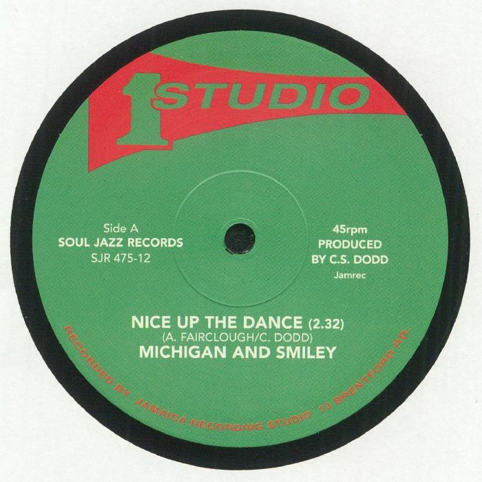 Michigan and Smiley Nice Up The Dance