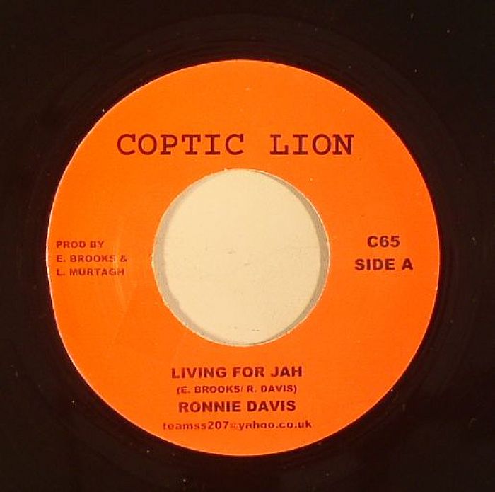 Ronnie Davis Living For Jah