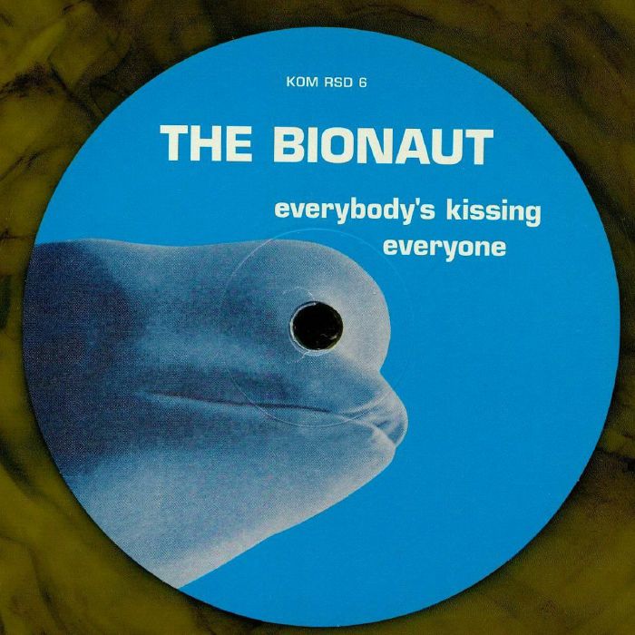The Bionaut Everybodys Kissing Everyone